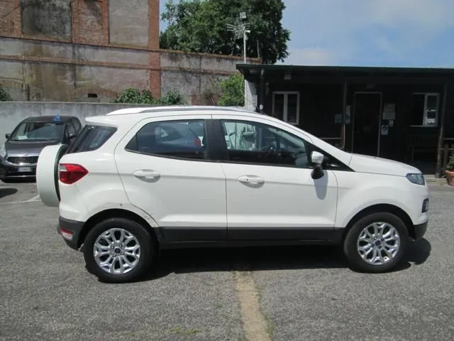 Ford Ecosport 2015 photo 2