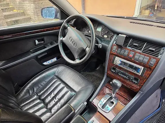 Audi A8 1996 photo 4