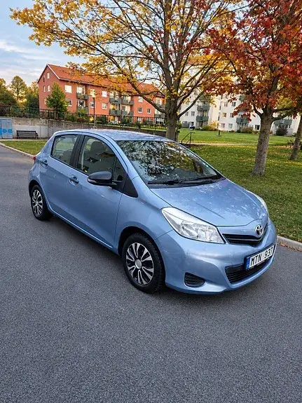 Toyota Yaris 2012 photo 2