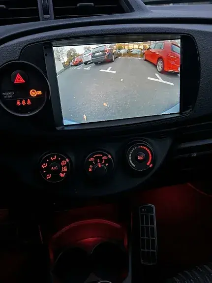 Toyota Yaris 2012 photo 4