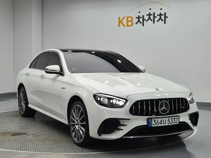 Mercedes-Benz E-Class 2022 photo 4