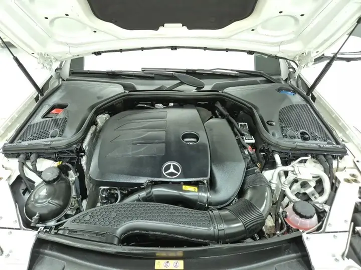 Mercedes-Benz E-Class 2022 photo 5