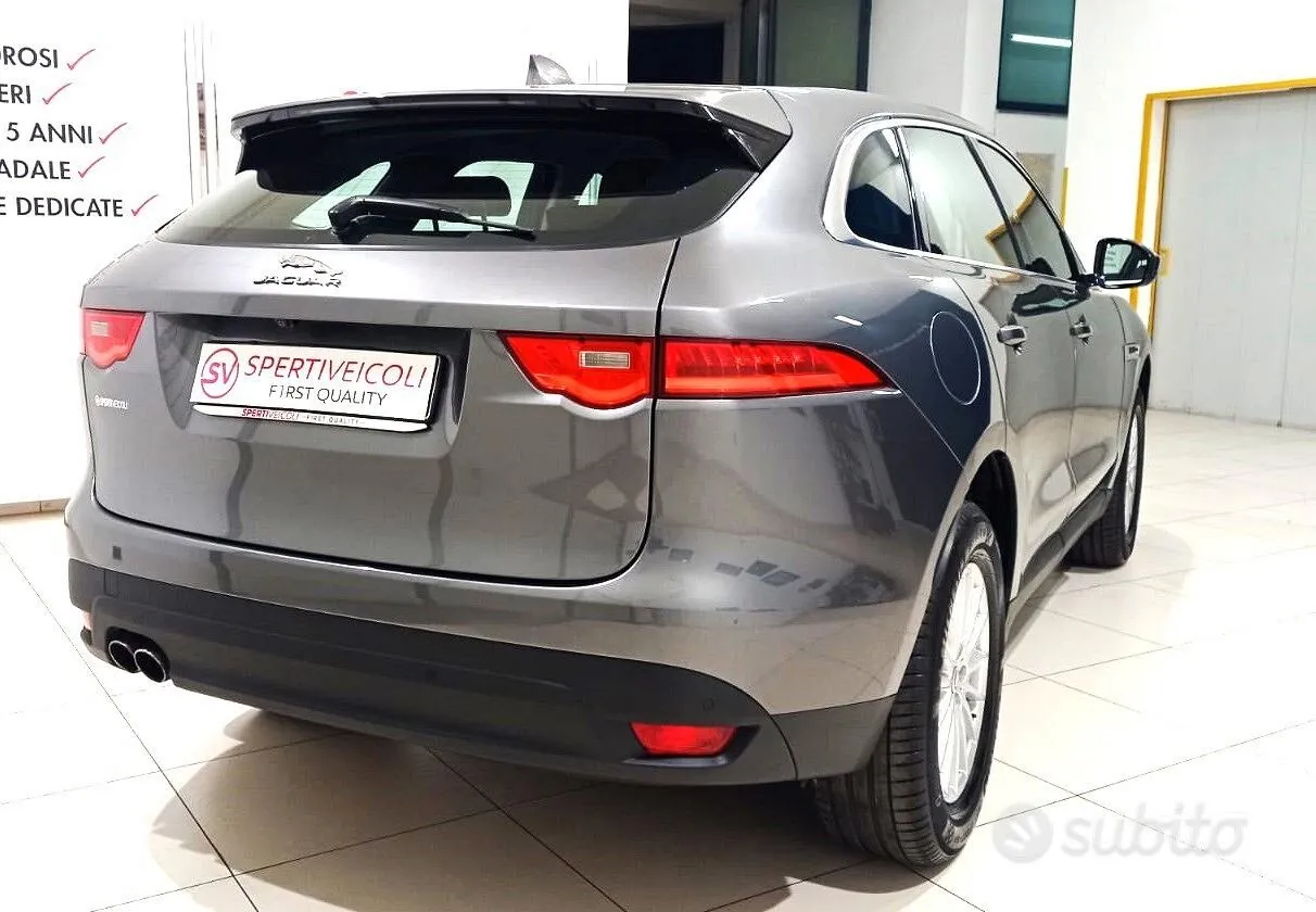 Jaguar F-Pace 2017 photo 2