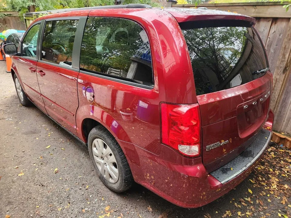 Dodge Grand Caravan 2014 photo 3