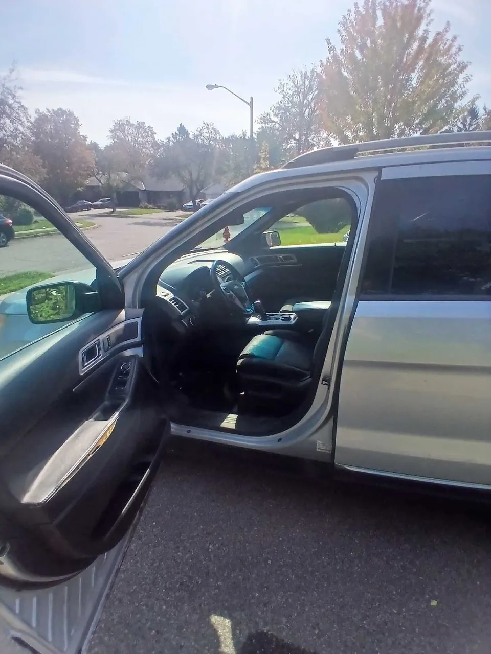 Ford Explorer 2011 photo 3