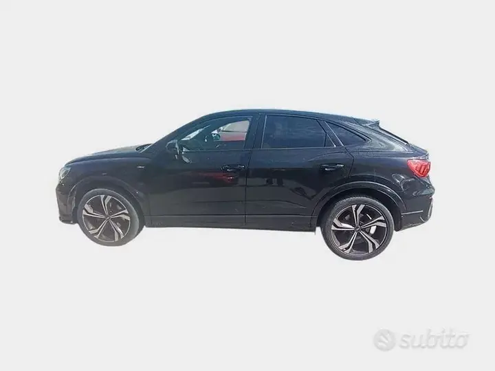 Audi Q3 2022 photo 2