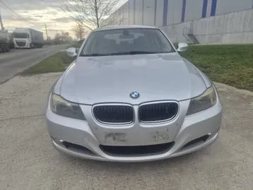 BMW 318I 2009 photo 2