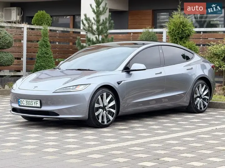 Tesla Model 3 2025 photo 2