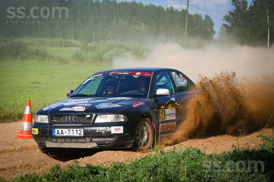 Audi Quattro 1998 photo 4