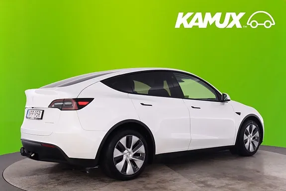 Tesla Model Y 2023 photo 2