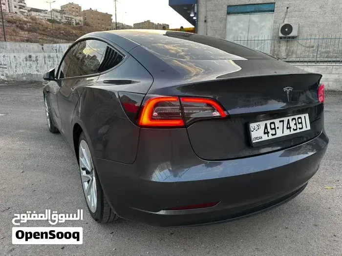 Tesla Model 3 2022 photo 2