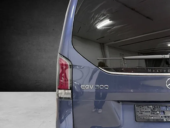 Mercedes-Benz Eqv300 2025 photo 5