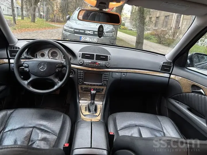 Mercedes-Benz E320 2007 photo 5