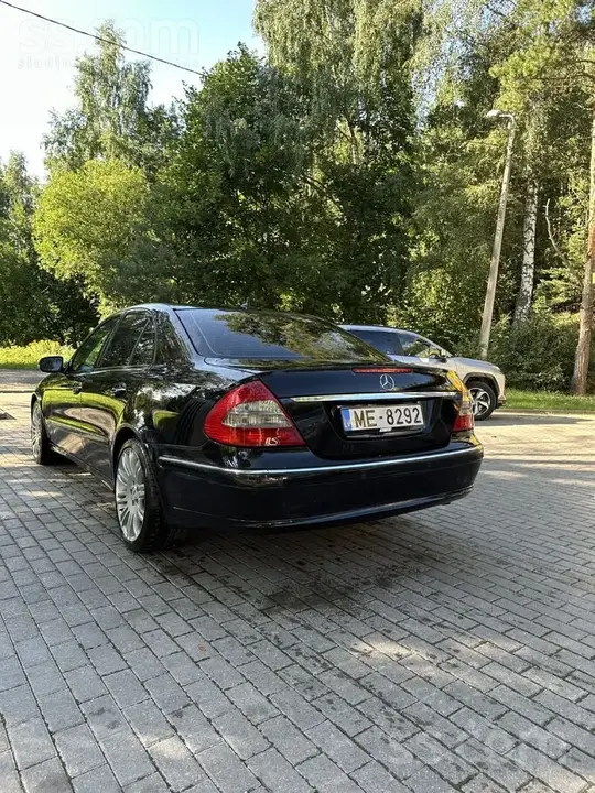 Mercedes-Benz E320 2007 photo 3