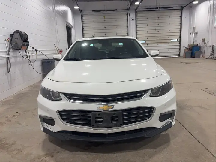 Chevrolet Malibu 2018 photo 2