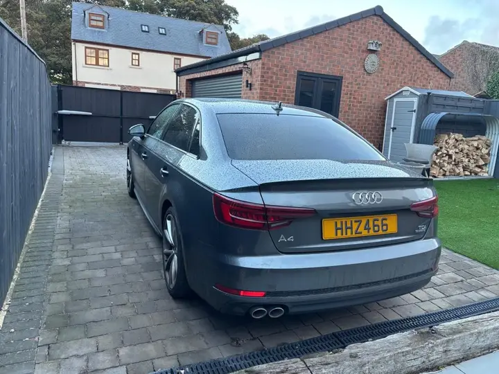 Audi A4 2018 photo 4
