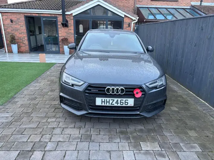 Audi A4 2018 photo 2