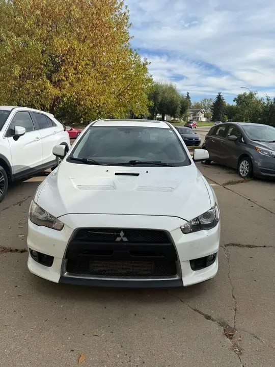 Mitsubishi Lancer Evolution 2013 photo 2
