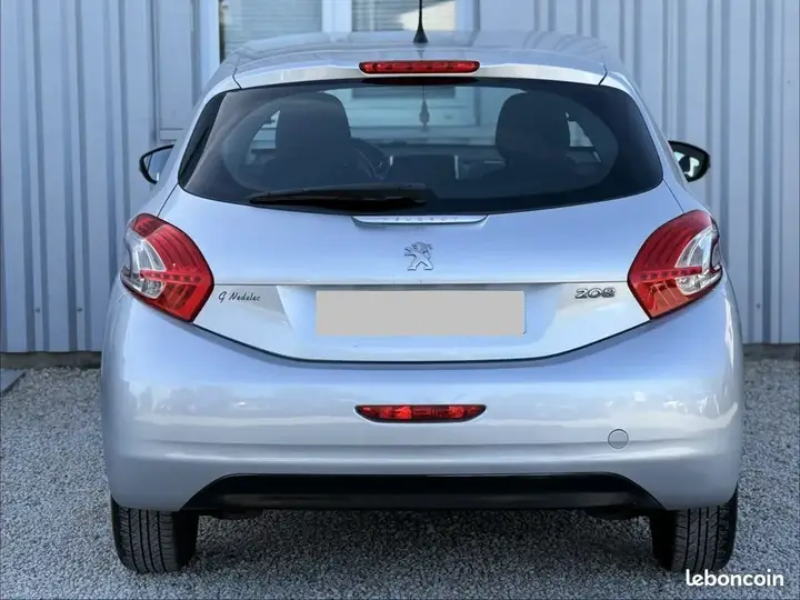 Peugeot 208 2012 photo 5