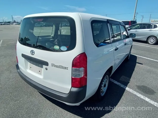 Toyota Probox 2018 photo 4