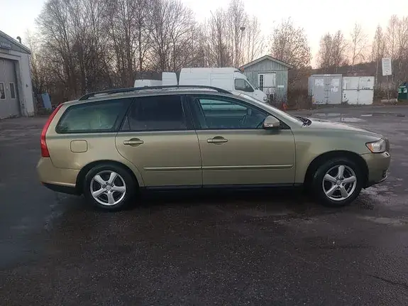 Volvo V50 2010 photo 4