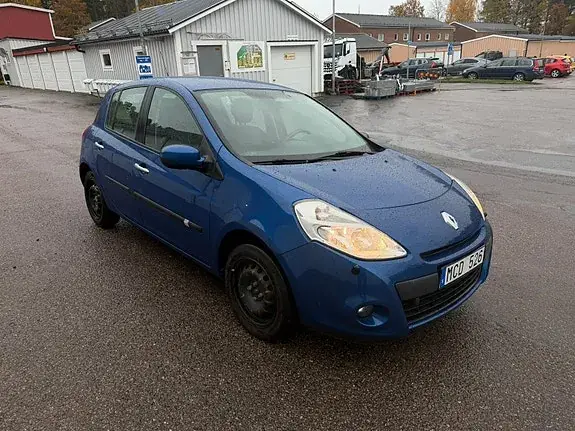 Renault Clio 2010 photo 2