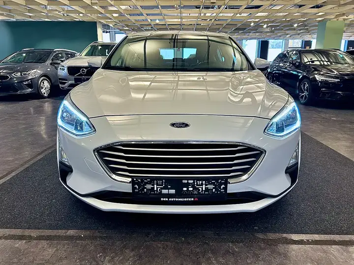 Ford Focus 2018 photo 2
