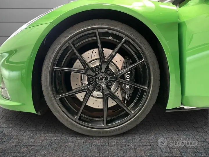 Lotus Emira 2026 photo 5