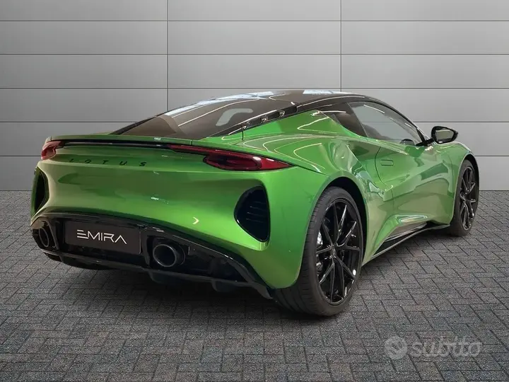 Lotus Emira 2026 photo 2
