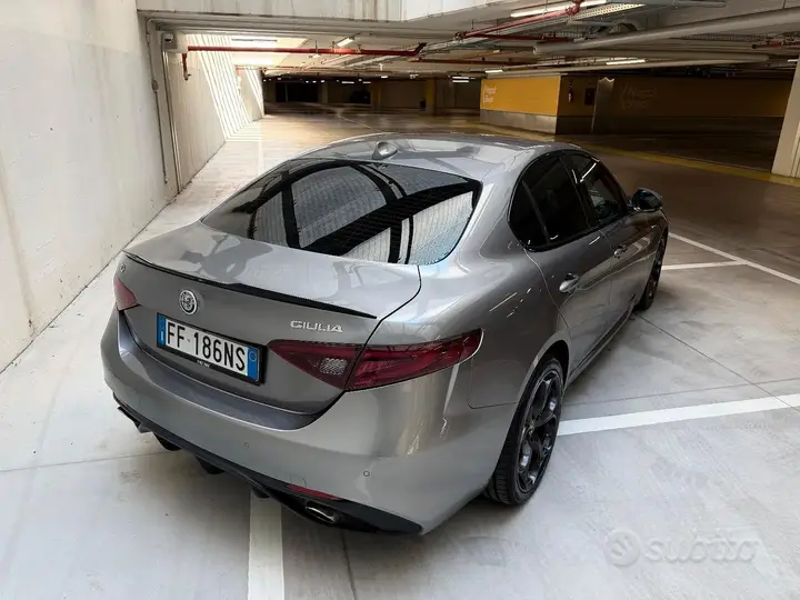 Alfa Romeo Giulia 2016 photo 2