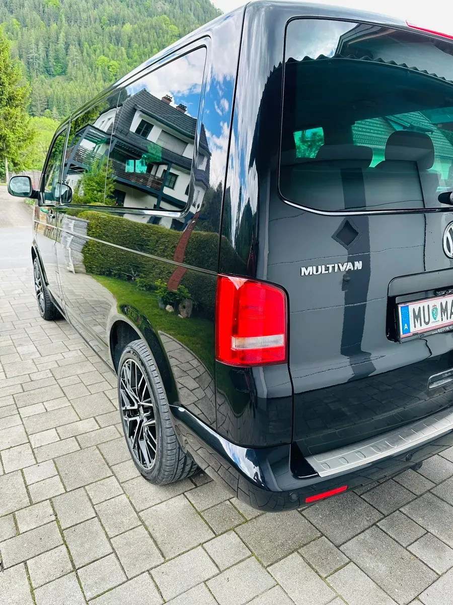 Volkswagen Multivan 2011 photo 2
