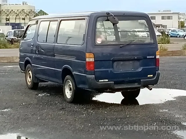 Toyota Hiace Van 2003 photo 3