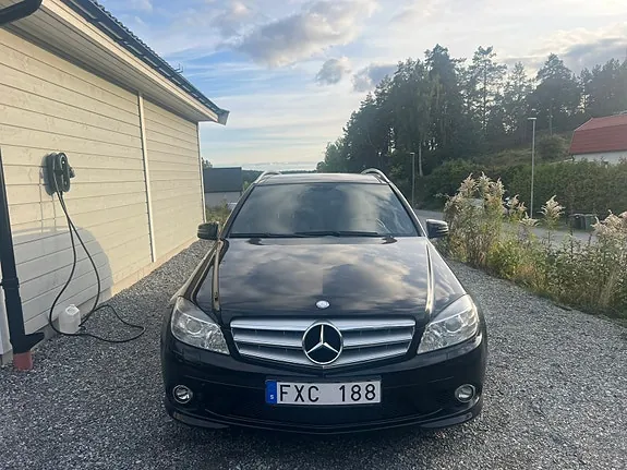 Mercedes-Benz C220 2011 photo 2