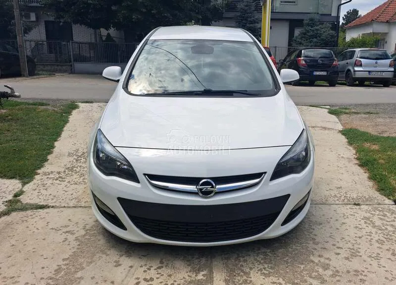 Opel Astra J