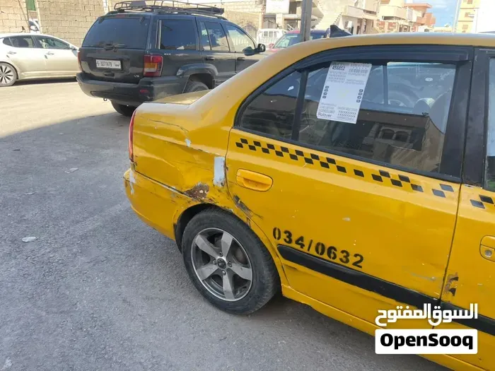 Hyundai Verna 2002 photo 2