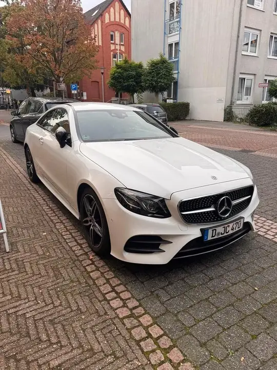 Mercedes-Benz E300 Coupé