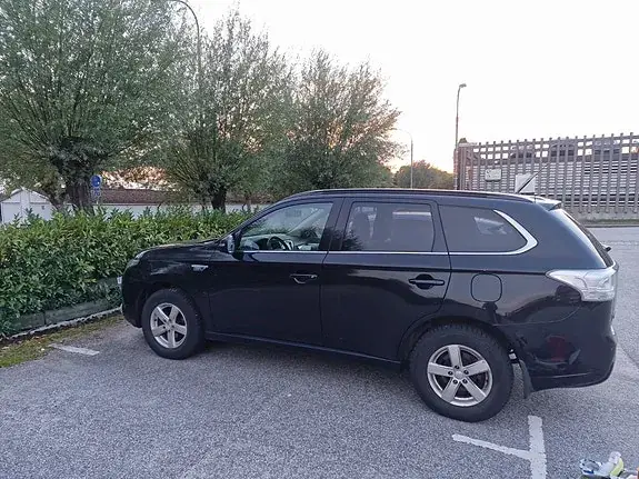 Mitsubishi Outlander 2014 photo 2