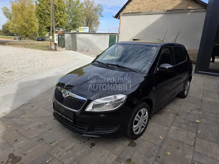 Skoda Fabia 2012 photo 2