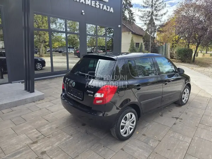 Skoda Fabia 2012 photo 5
