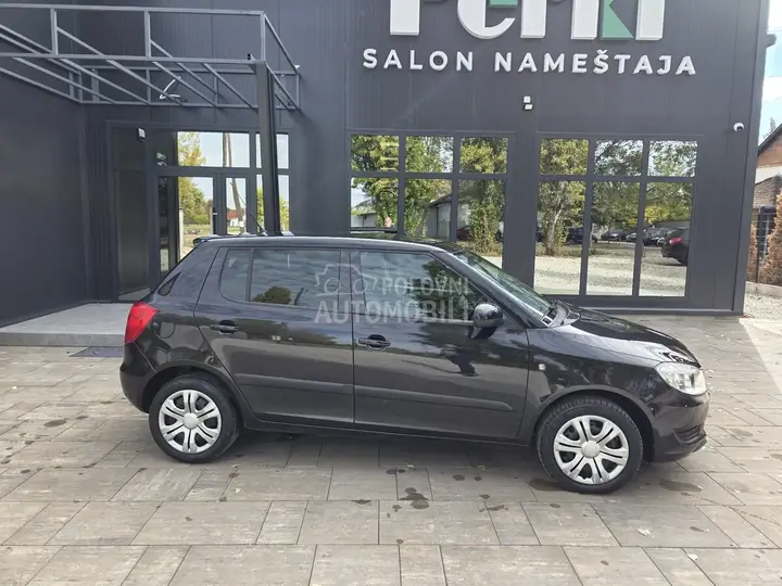 Skoda Fabia 2012 photo 4