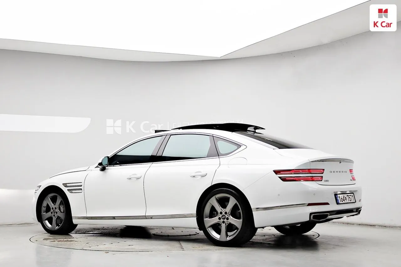 Genesis G80 2022 photo 2