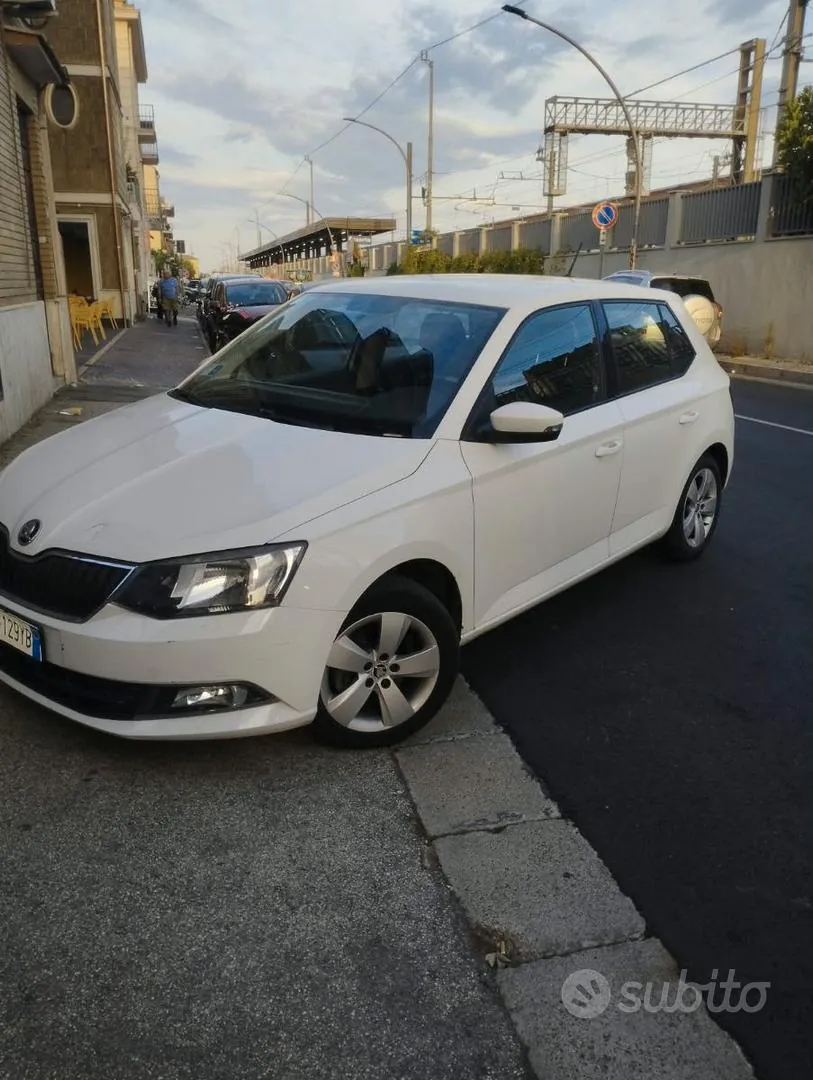 Skoda Fabia 2015 photo 4