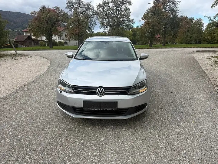 Volkswagen Jetta 2011 photo 2