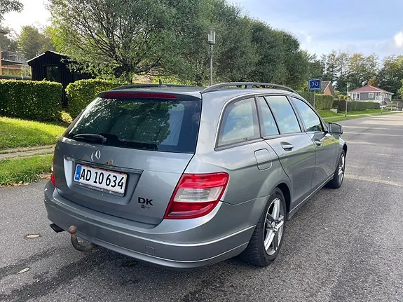 Mercedes-Benz C200 2010 photo 5