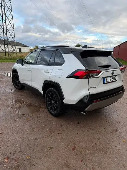 Toyota Rav4 2023 photo 3