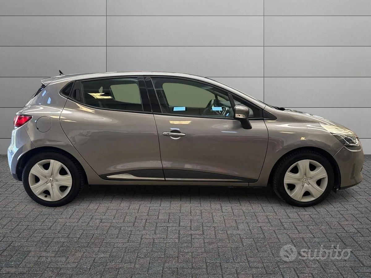 Renault Clio 2014 photo 2