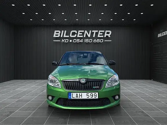 Skoda Fabia 2011 photo 2