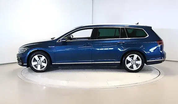 Volkswagen Passat 2020 photo 2