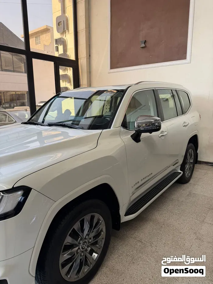 Toyota Land Cruiser 2024 photo 2