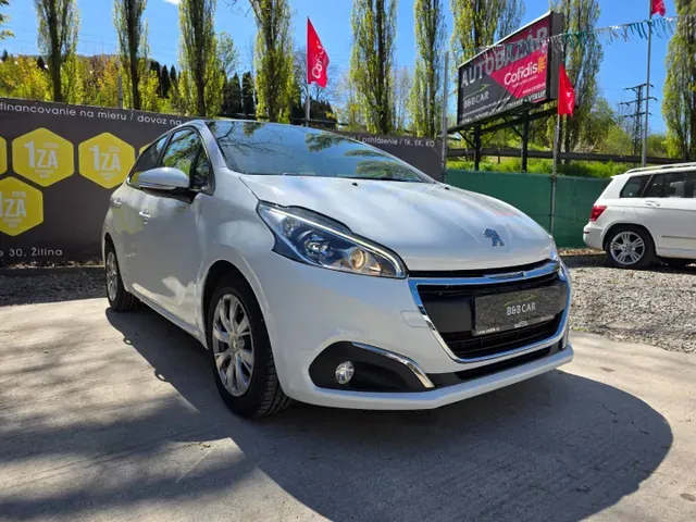 Peugeot 208 2019 photo 3
